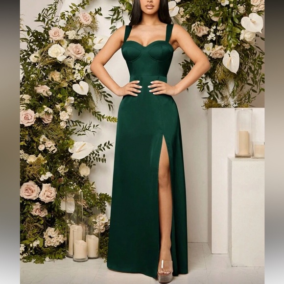 Elegant Green Slit Thigh Party Evening Gown